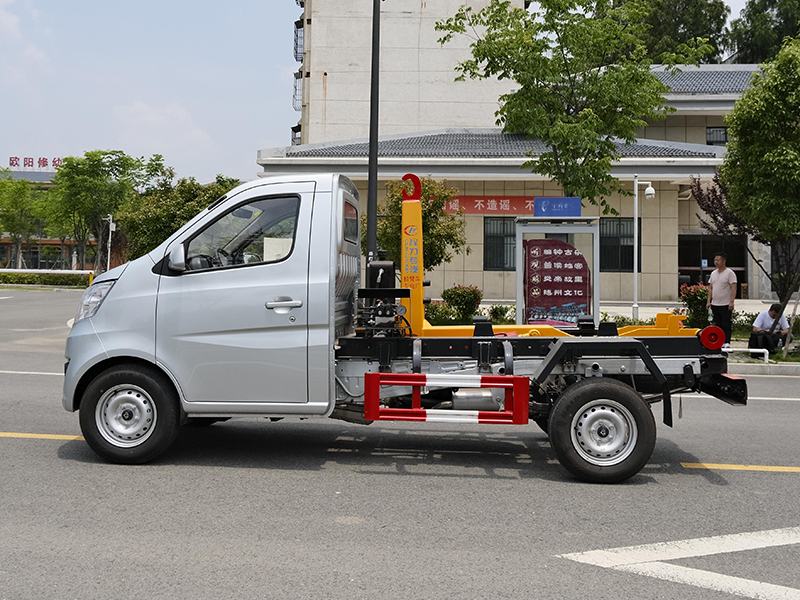 长安2900勾臂垃圾车